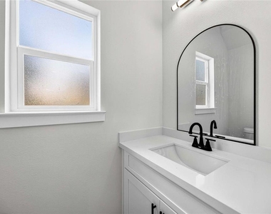 4357 Elmwood Street - Photo Thumbnail 8