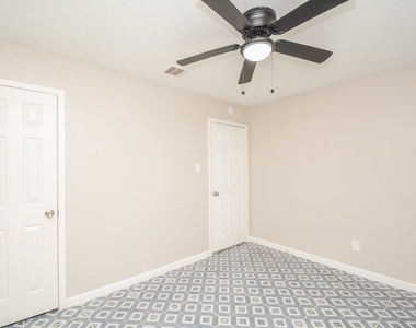 1339 Tarberry Road - Photo Thumbnail 14