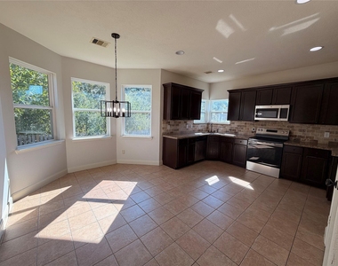 7718 Veranda Drive - Photo Thumbnail 2