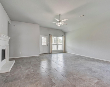 208 Shoreview Drive - Photo Thumbnail 11