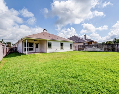 208 Shoreview Drive - Photo Thumbnail 23