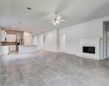 208 Shoreview Drive - Photo Thumbnail 12