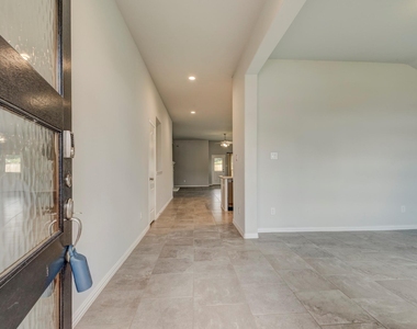 208 Shoreview Drive - Photo Thumbnail 1