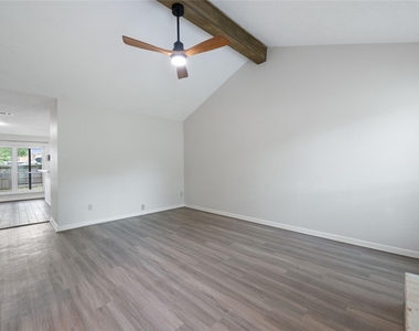 11805 Southlake Drive - Photo Thumbnail 1