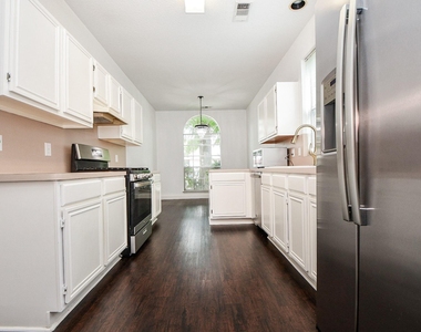 2911 Copper Cliff Drive - Photo Thumbnail 7