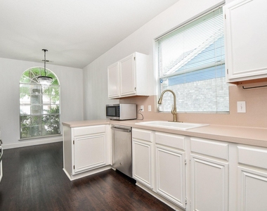 2911 Copper Cliff Drive - Photo Thumbnail 9