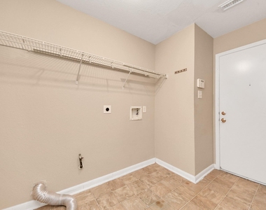 2203 Gable Hollow Lane - Photo Thumbnail 20
