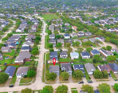2203 Gable Hollow Lane - Photo Thumbnail 2