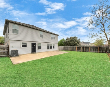 2203 Gable Hollow Lane - Photo Thumbnail 7