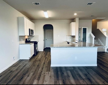 4807 Blue Jacaranda Way - Photo Thumbnail 4