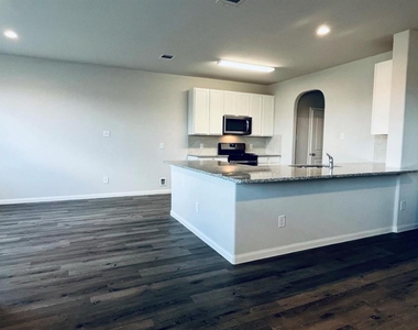 4807 Blue Jacaranda Way - Photo Thumbnail 7
