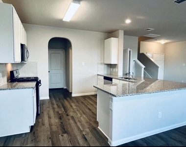 4807 Blue Jacaranda Way - Photo Thumbnail 6