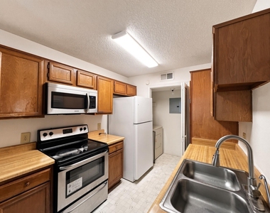 8359 Sands Point Drive - Photo Thumbnail 7
