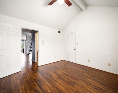 8359 Sands Point Drive - Photo Thumbnail 9