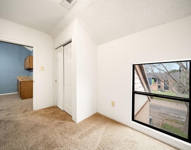 8359 Sands Point Drive - Photo Thumbnail 15