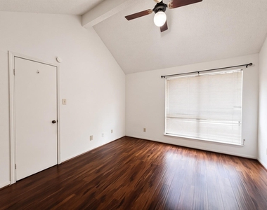 8359 Sands Point Drive - Photo Thumbnail 8