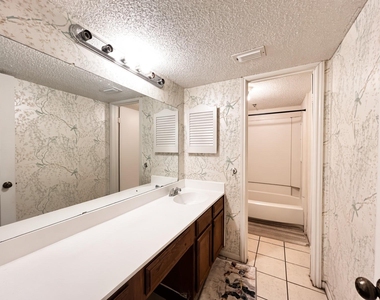 8359 Sands Point Drive - Photo Thumbnail 10
