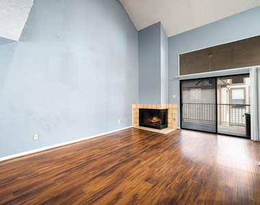 8359 Sands Point Drive - Photo Thumbnail 3