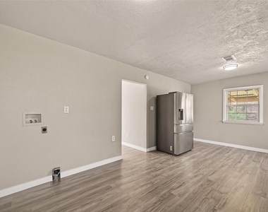 1221 Parkway Street - Photo Thumbnail 8