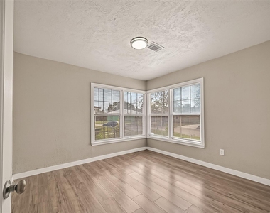 1221 Parkway Street - Photo Thumbnail 20