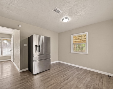 1221 Parkway Street - Photo Thumbnail 11