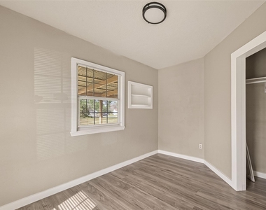 1221 Parkway Street - Photo Thumbnail 14