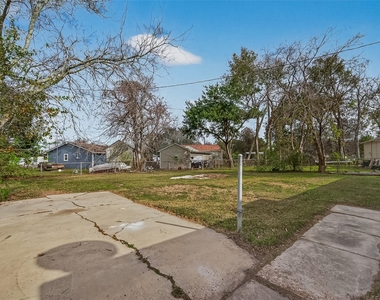 1221 Parkway Street - Photo Thumbnail 24
