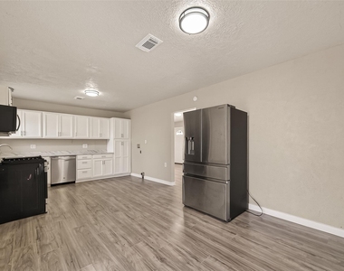 1221 Parkway Street - Photo Thumbnail 12