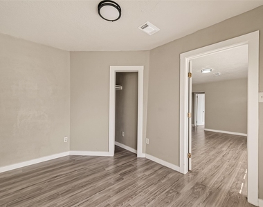 1221 Parkway Street - Photo Thumbnail 15