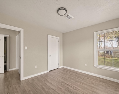 1221 Parkway Street - Photo Thumbnail 19
