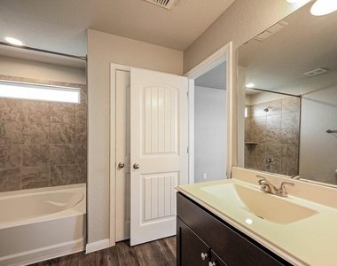 15815 Spruce River Court - Photo Thumbnail 10