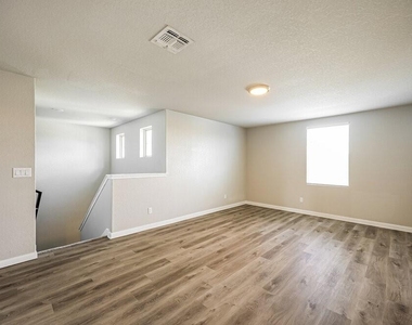 15815 Spruce River Court - Photo Thumbnail 7