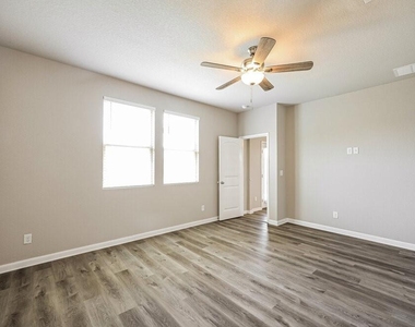 15815 Spruce River Court - Photo Thumbnail 9