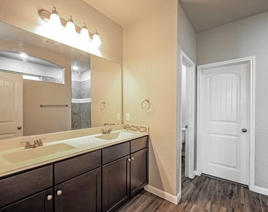15815 Spruce River Court - Photo Thumbnail 13