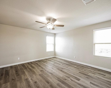 15815 Spruce River Court - Photo Thumbnail 12