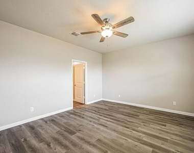 15815 Spruce River Court - Photo Thumbnail 8