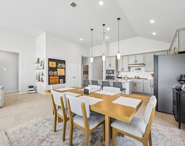 409 Chardonnay Drive - Photo Thumbnail 9