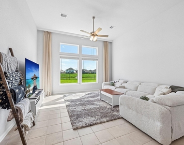 409 Chardonnay Drive - Photo Thumbnail 5