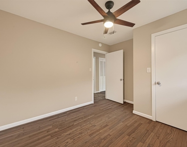 11206 Huggins Drive - Photo Thumbnail 15
