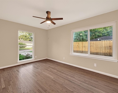 11206 Huggins Drive - Photo Thumbnail 13