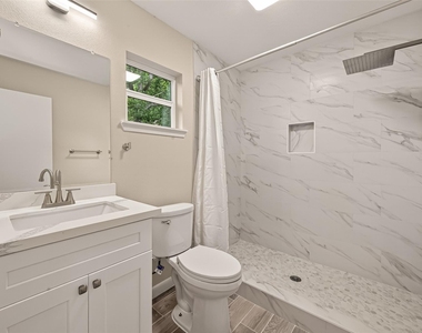 11206 Huggins Drive - Photo Thumbnail 4