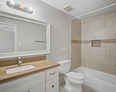 413 W Semands Avenue - Photo Thumbnail 8