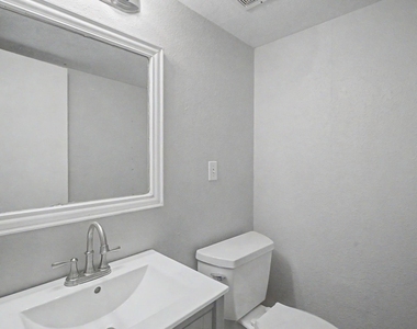 413 W Semands Avenue - Photo Thumbnail 6