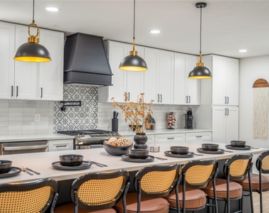 5614 Oakhaven Lane - Photo Thumbnail 11