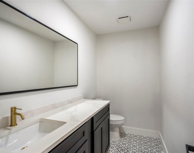 5614 Oakhaven Lane - Photo Thumbnail 13