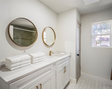 5614 Oakhaven Lane - Photo Thumbnail 27