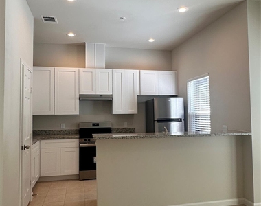 8310 Williamsdell Street - Photo Thumbnail 3