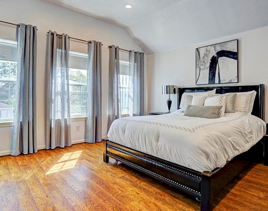311 Bayou Street - Photo Thumbnail 5