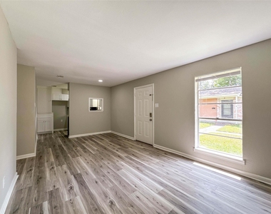 4537 Dakota Street - Photo Thumbnail 29