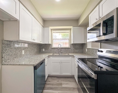 4537 Dakota Street - Photo Thumbnail 25